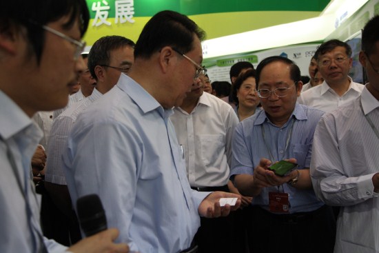 李长春文博会期间关注同洲电子