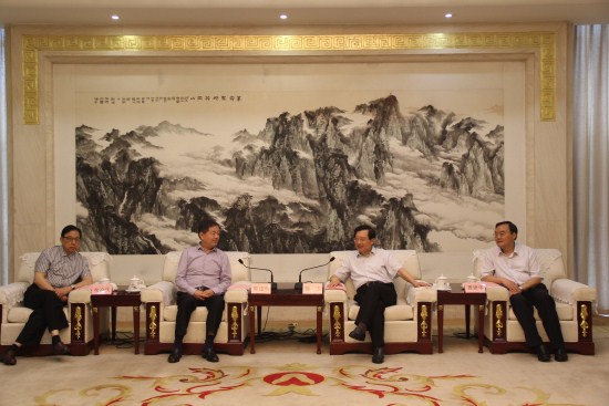 中共江西省委书记强卫在南昌会见深圳企业家投资考察团一行