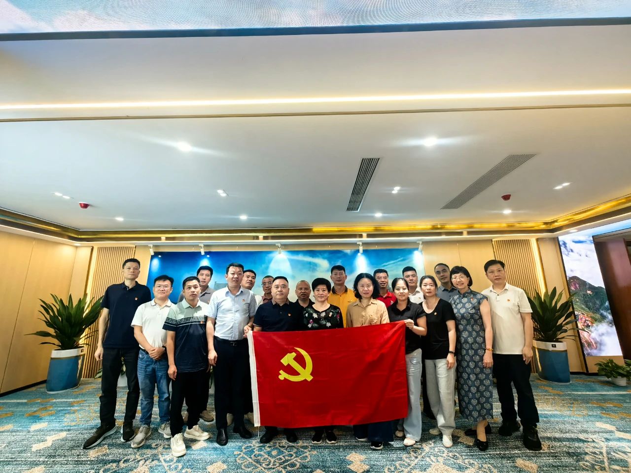 深圳市江西商会联合党委召开七一主题座谈会